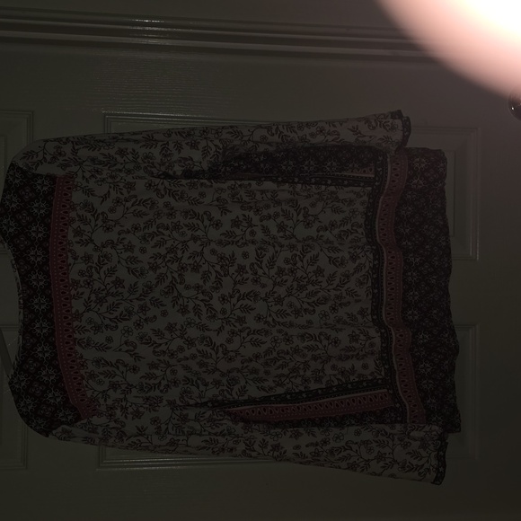 J. Jill Floral‎ Blouse - Red and Black Accents - Picture 4 of 4